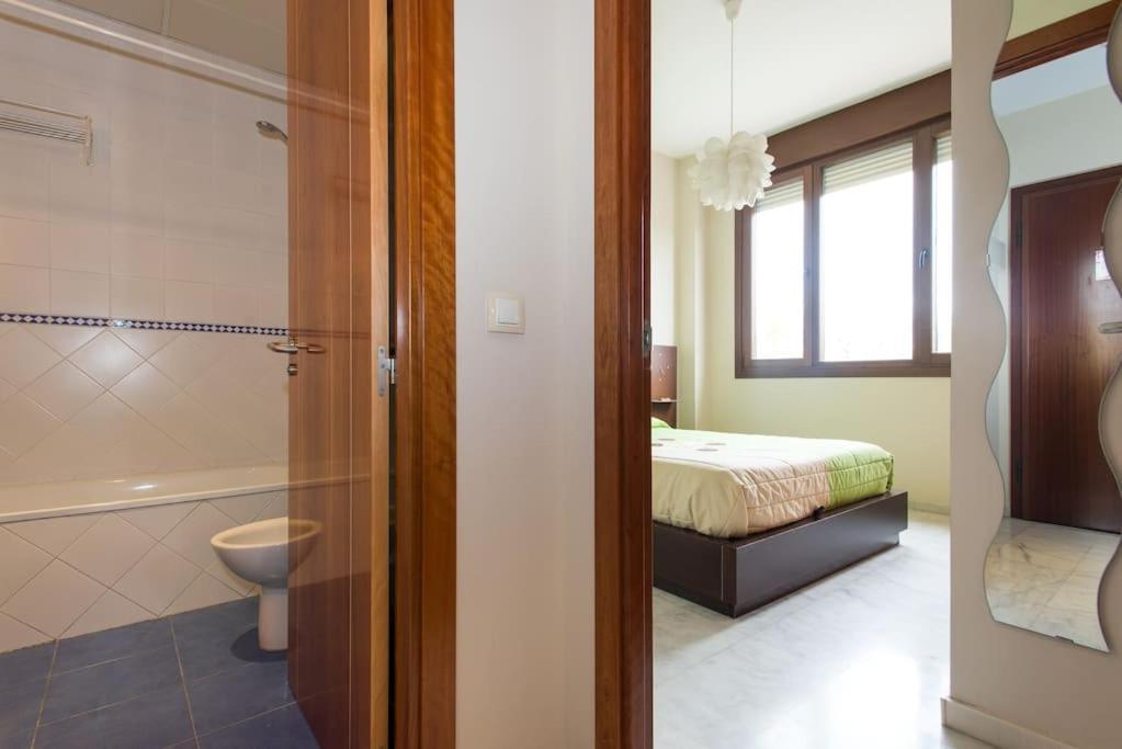 Fibes Con Piscina Y Parking Gratis Apartamento Sevilla Este Exterior foto